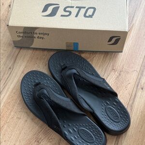 Women‘s Black Sandals